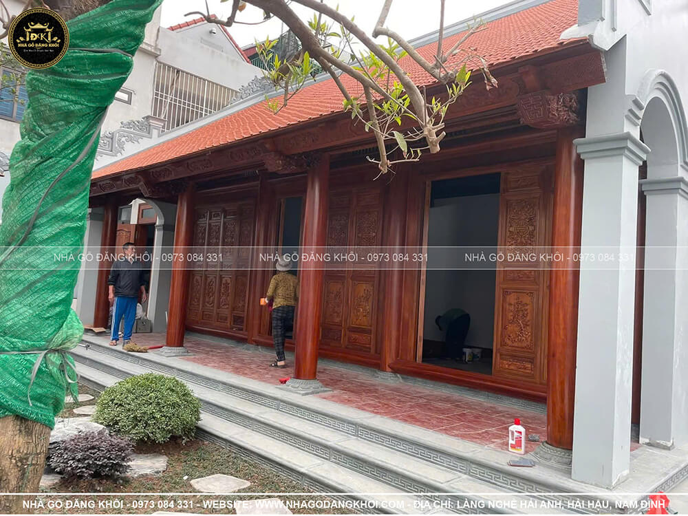 Khuôn viên nhà gỗ 3 gian và lầu lục giác tại Hưng Yên