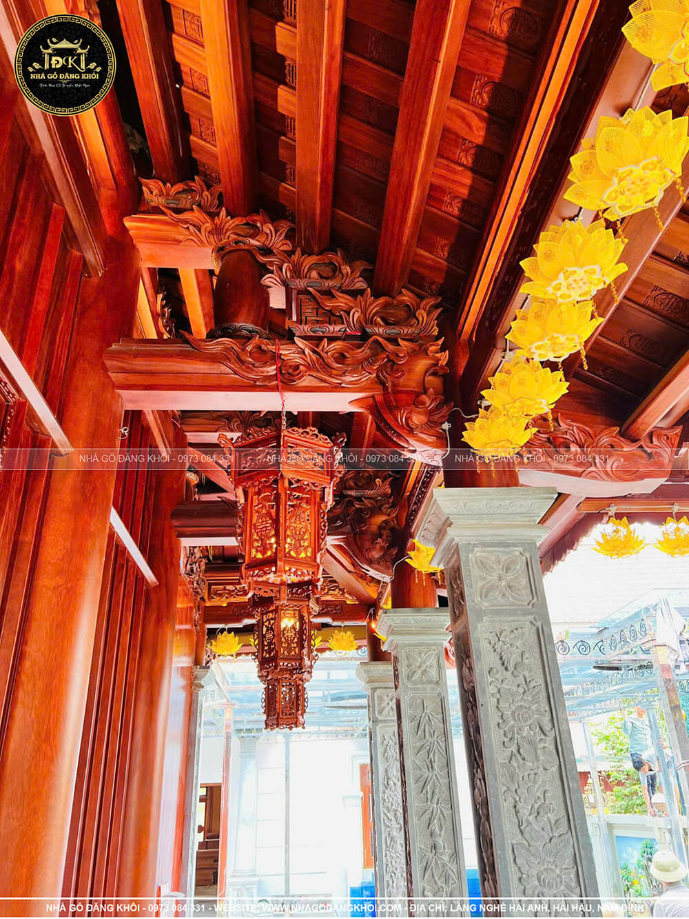 THI CÔNG NHÀ CHÙA GỖ 3 GIAN 4 MÁI ĐAO GỖ LIM NAM PHI – NHÀ GỖ ĐĂNG KHÔI
