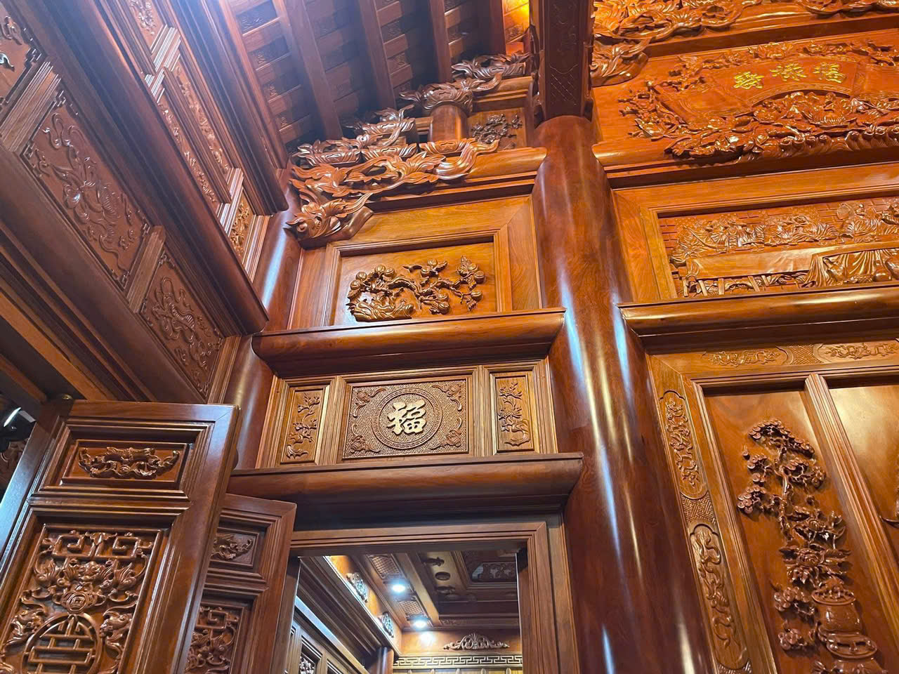 NỘI THẤT NHÀ GỖ 5 GIAN HIÊN THÔNG THI CÔNG NHÀ GỖ TẠI NGHỆ AN – NHÀ GỖ ĐĂNG KHÔI