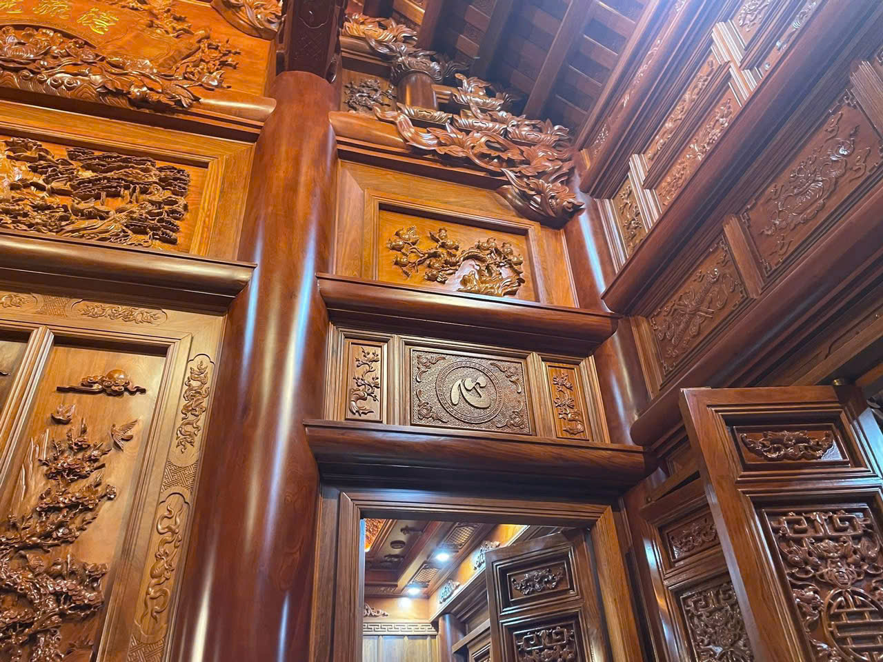 NỘI THẤT NHÀ GỖ 5 GIAN HIÊN THÔNG THI CÔNG NHÀ GỖ TẠI NGHỆ AN – NHÀ GỖ ĐĂNG KHÔI