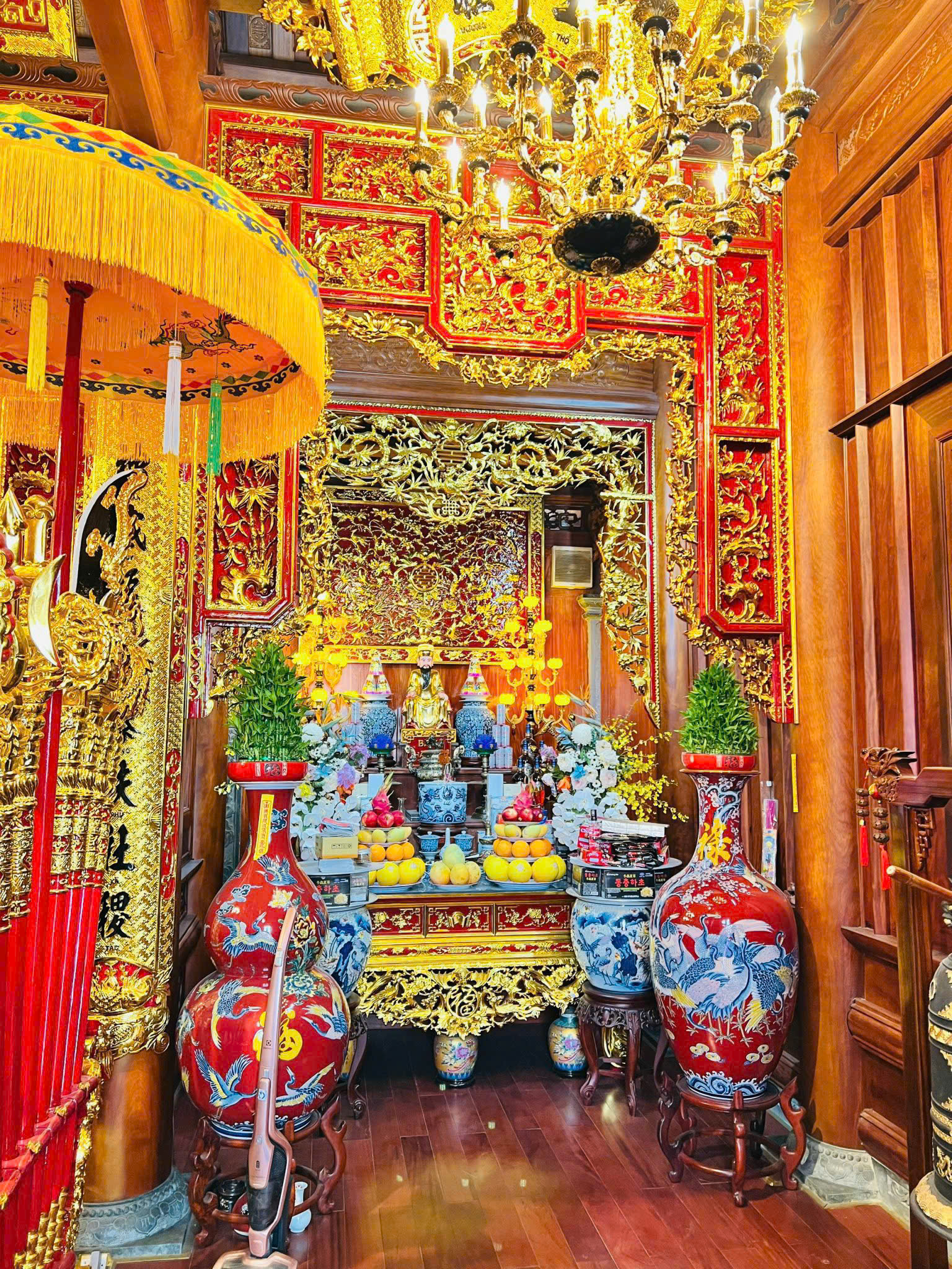 THI CÔNG NHÀ CHÙA GỖ 3 GIAN 4 MÁI ĐAO GỖ LIM NAM PHI – NHÀ GỖ ĐĂNG KHÔI